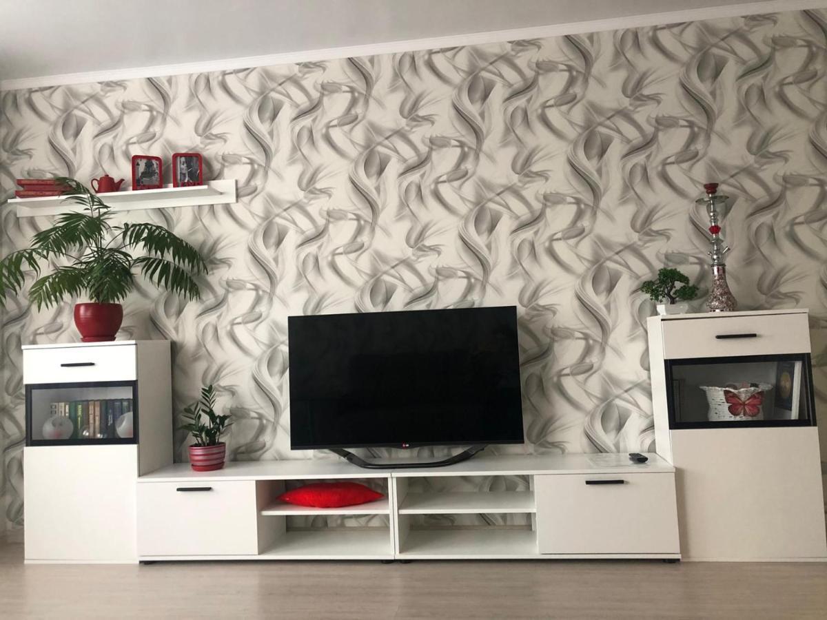 Helena Apartments On Mira 61 Mogilev Esterno foto
